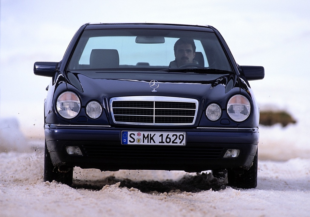 Мercedes E-klasse W210 Седан